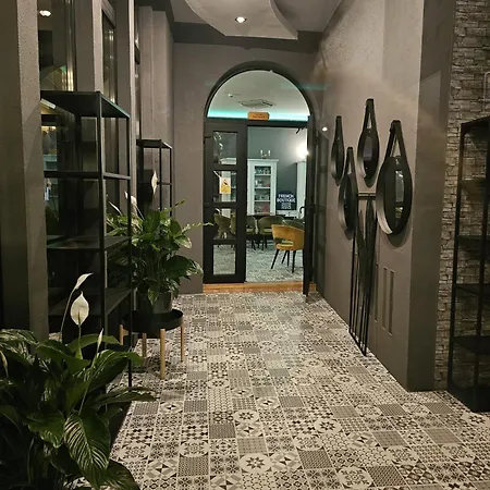 阿波罗尼亚酒店 3*